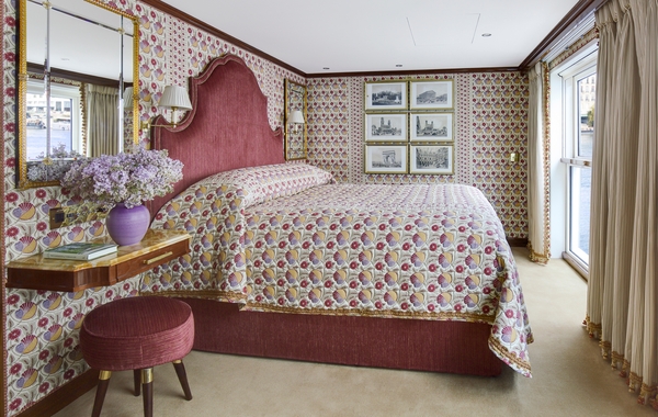 Uniworld SS Joie De Vivre - Suite 2.jpg